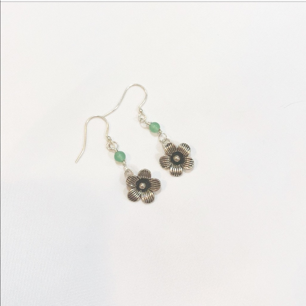 NEW GREEN AVENTURINE & SILVER FLOWER EARRINGS